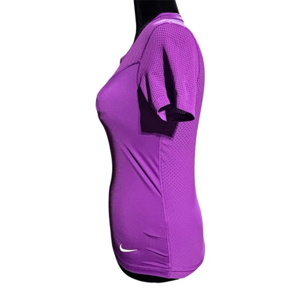 Nike Hyper Cool Size M Training Purple Mesh Back Women’s Athletic Shirt running - Picture 3 of 7